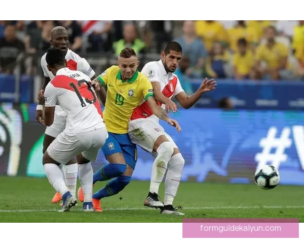 秘鲁队战术调整后防守稳固性提升，近期比赛表现稳健